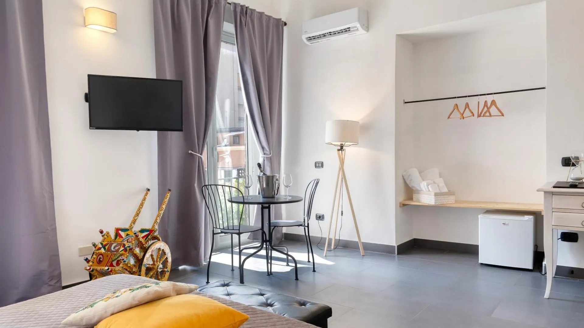 Sicilian Rooms Palermo Bed & Breakfast