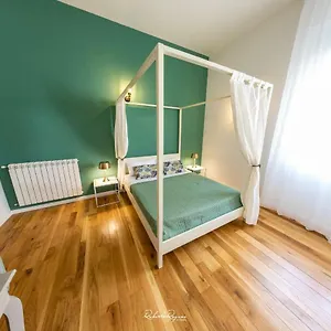 2* Bed and breakfast Via Roma 315